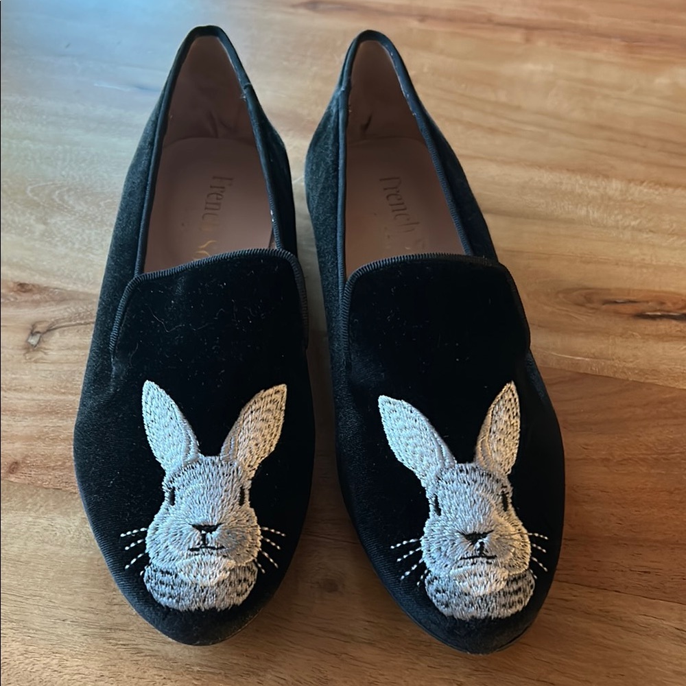 French Sole London Black Velvet Rabbit Embroidered Loafers Women’s size 38 / 7.5
